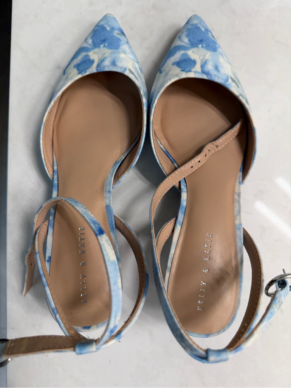 Kelly & Katie Color Blue/White Floral Print  Slingback Kitten Heel - Picture 3 of 3